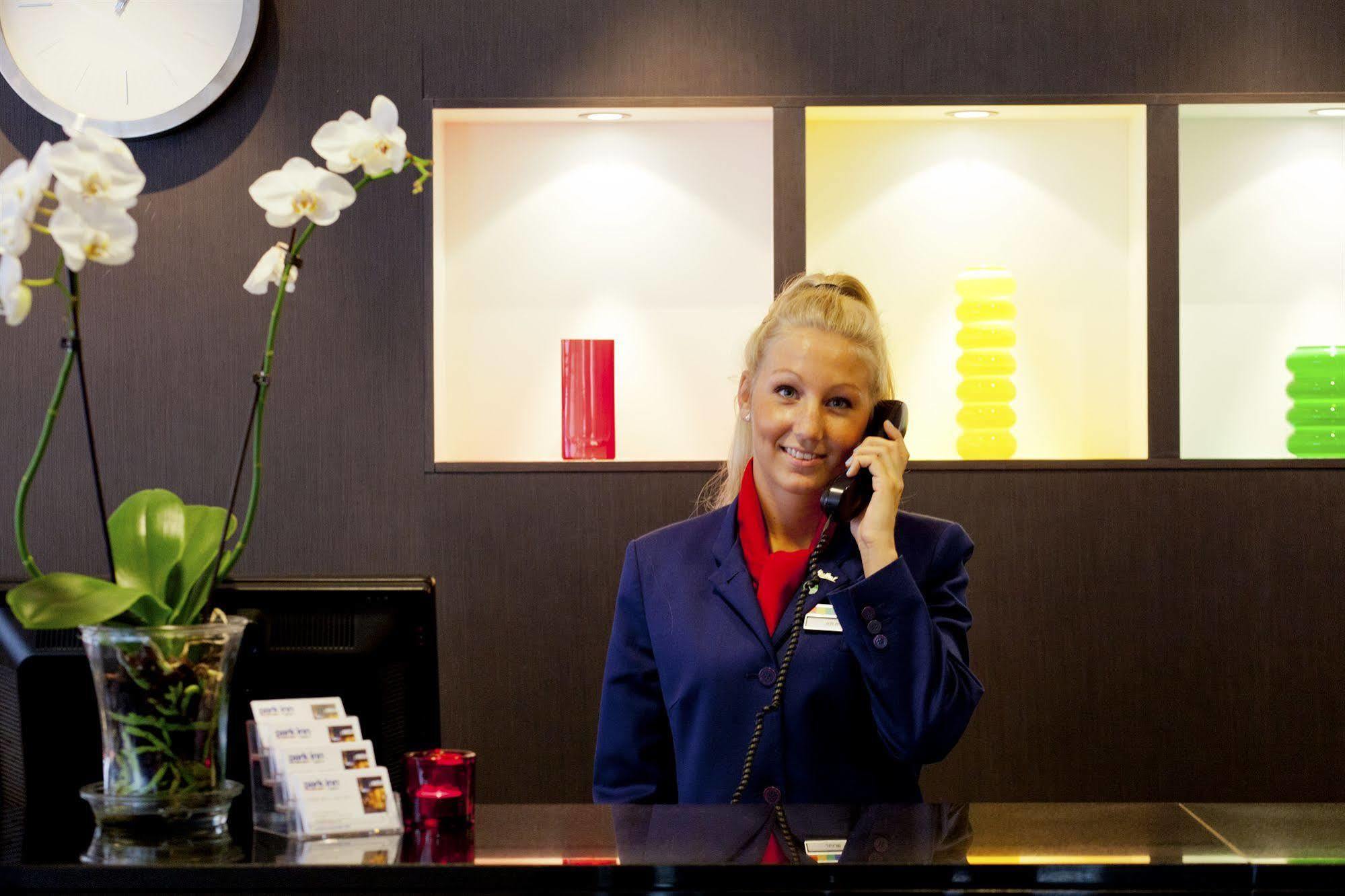 Radisson Red Oslo City Centre Exterior photo